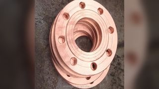 Flange in rame-nichel: protezione dalla corrosione dell'acqua di mare per tubazioni marine di lunga durata.